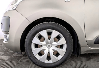 Подержанный автомобиль Citroen C3 Picasso 2012 года (18 фото)