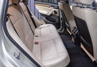 Подержанный автомобиль BMW X3 2012 года (12 фото)