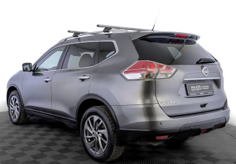 Подержанный автомобиль Nissan X-Trail 2015 года (7 фото)