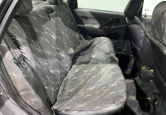 Подержанный автомобиль Volkswagen Passat Sedan 1989 года (10 фото)