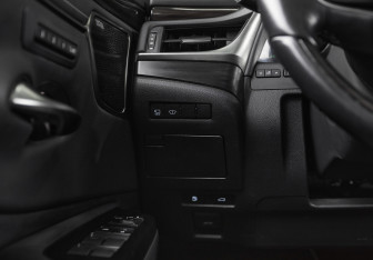 Подержанный автомобиль Lexus ES 2019 года (13 фото)