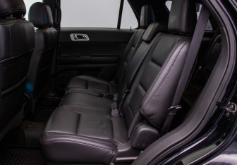 Подержанный автомобиль Ford Explorer 2013 года (11 фото)