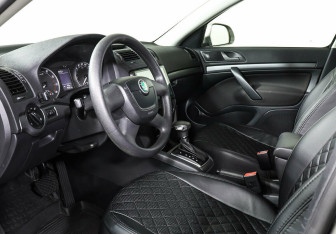 Подержанный автомобиль Skoda Octavia Liftback 2012 года (7 фото)
