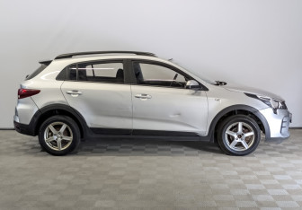 Подержанный автомобиль Kia Rio Hatchback 2021 года (4 фото)