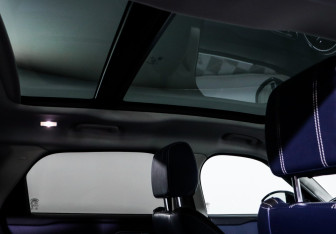 Подержанный автомобиль Land Rover Range Rover Velar 2017 года (16 фото)