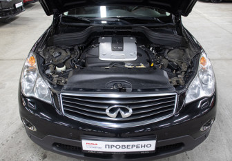 Подержанный автомобиль Infiniti QX50 2014 года (9 фото)
