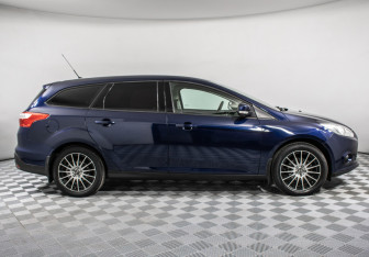 Подержанный автомобиль Ford Focus Wagon 2013 года (4 фото)