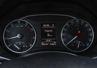 Подержанный автомобиль Skoda Octavia Liftback 2008 года (13 фото)