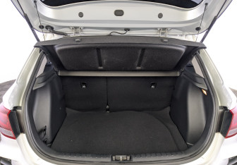 Подержанный автомобиль Kia Rio Hatchback 2022 года (9 фото)