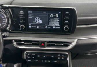 Подержанный автомобиль Kia K5 2021 года (4 фото)