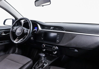 Подержанный автомобиль Kia Rio Sedan 2022 года (7 фото)