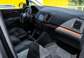 Подержанный автомобиль Volkswagen Sharan 2018 года (9 фото)