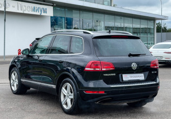 Подержанный автомобиль Volkswagen Touareg 2013 года (7 фото)