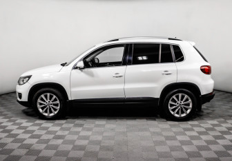 Подержанный автомобиль Volkswagen Tiguan 2016 года (8 фото)