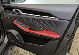 Подержанный автомобиль Geely Coolray 2024 года (25 фото)