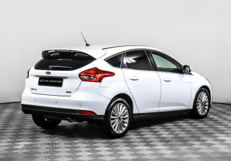 Подержанный автомобиль Ford Focus Hatchback 2016 года (3 фото)
