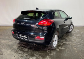 Подержанный автомобиль Kia Ceed Hatchback 2017 года (4 фото)