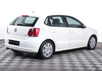 Подержанный автомобиль Volkswagen Polo Hatchback 2011 года (5 фото)