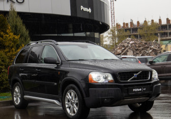 Подержанный автомобиль Volvo XC90 2005 года (2 фото)