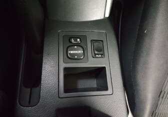 Подержанный автомобиль Toyota RAV4 2011 года (19 фото)