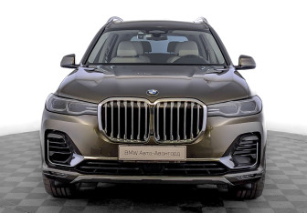 Подержанный автомобиль BMW X7 2021 года (2 фото)