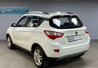 Подержанный автомобиль Changan CS35 2016 года (7 фото)