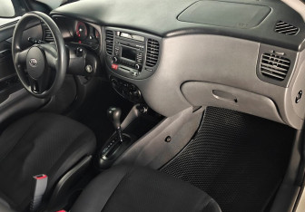 Подержанный автомобиль Kia Rio Sedan 2011 года (11 фото)