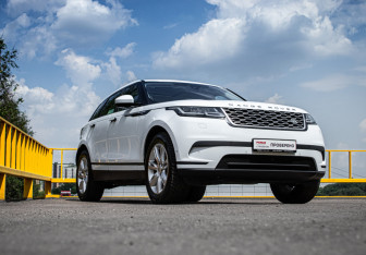 Подержанный автомобиль Land Rover Range Rover Velar 2017 года (3 фото)