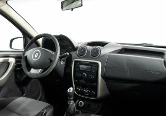 Подержанный автомобиль Renault Duster 2014 года (5 фото)