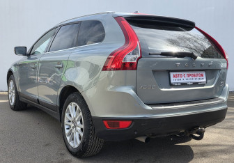 Подержанный автомобиль Volvo XC60 2009 года (7 фото)