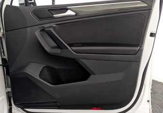 Подержанный автомобиль Volkswagen Tiguan 2018 года (25 фото)