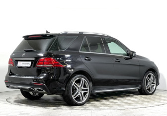 Подержанный автомобиль Mercedes-Benz GLE 2017 года (5 фото)
