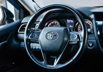 Подержанный автомобиль Toyota Camry Sedan 2021 года (12 фото)