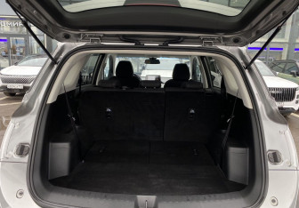 Подержанный автомобиль Chevrolet Captiva 2022 года (10 фото)