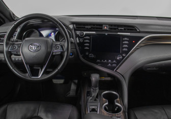 Подержанный автомобиль Toyota Camry Sedan 2020 года (13 фото)
