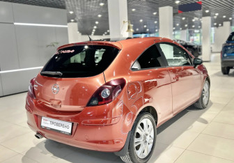 Подержанный автомобиль Opel Corsa 2012 года (5 фото)