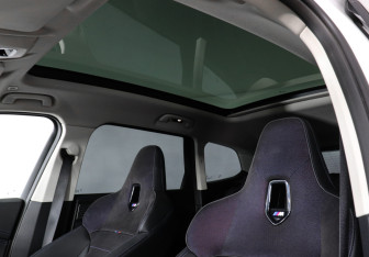 Подержанный автомобиль BMW X1 2024 года (21 фото)