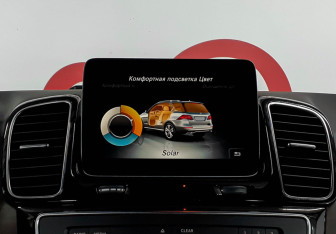 Подержанный автомобиль Mercedes-Benz GLE 2016 года (15 фото)