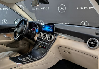Подержанный автомобиль Mercedes-Benz GLC Coupe 2021 года (13 фото)