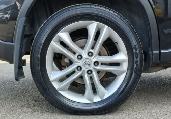 Подержанный автомобиль Nissan X-Trail 2012 года (10 фото)