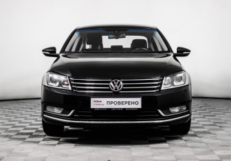 Подержанный автомобиль Volkswagen Passat Sedan 2012 года (2 фото)