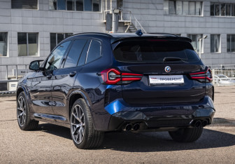 Подержанный автомобиль BMW X3 2021 года (8 фото)
