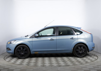 Подержанный автомобиль Ford Focus Hatchback 2009 года (8 фото)