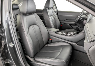 Подержанный автомобиль Hyundai Sonata 2023 года (24 фото)