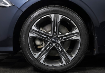 Подержанный автомобиль Kia K5 2021 года (26 фото)