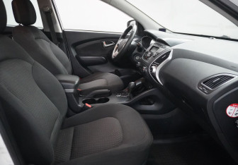 Подержанный автомобиль Hyundai ix35 2011 года (10 фото)