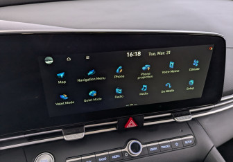 Подержанный автомобиль Hyundai Elantra Sedan 2023 года (26 фото)