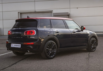 Подержанный автомобиль MINI Clubman Wagon 2017 года (6 фото)