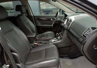 Подержанный автомобиль Chevrolet Captiva 2014 года (23 фото)