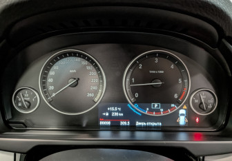 Подержанный автомобиль BMW X5 2018 года (16 фото)